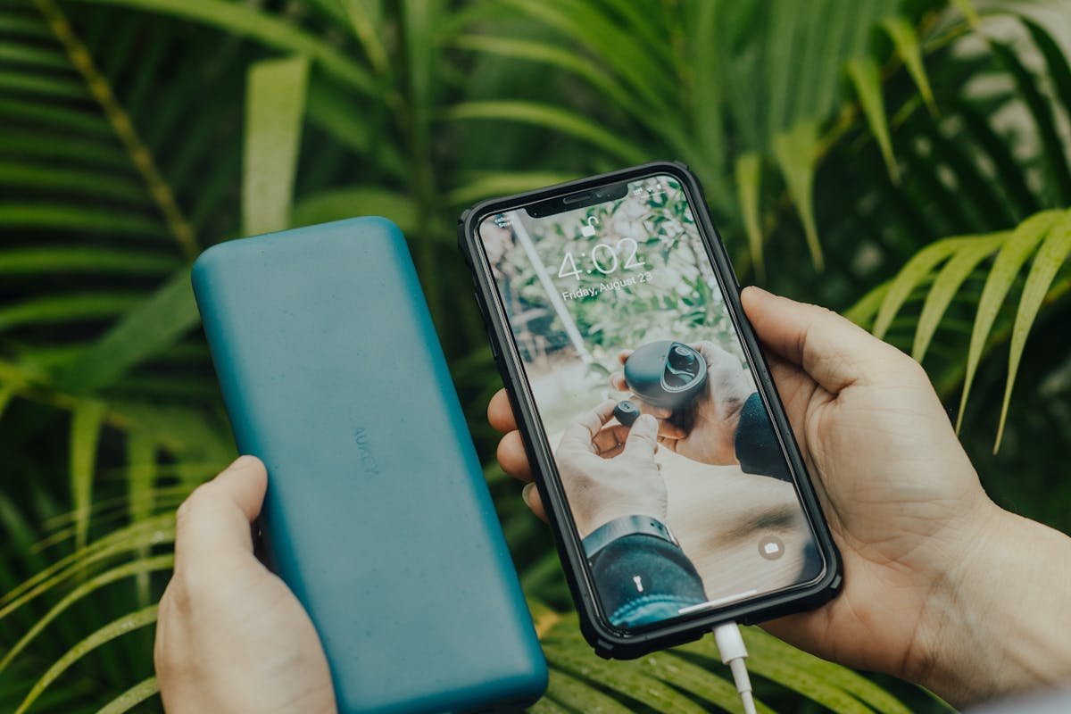 Die besten Solarpowerbanks für unterwegs
